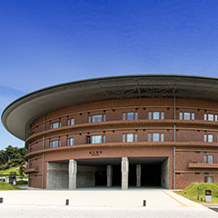 九州大学伊都キャンパス椎木講堂